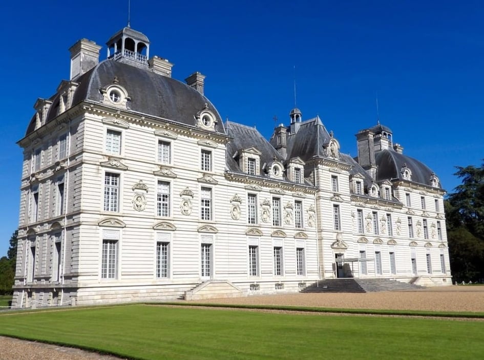 Château-de-cheverny-valleybioloire.jpg