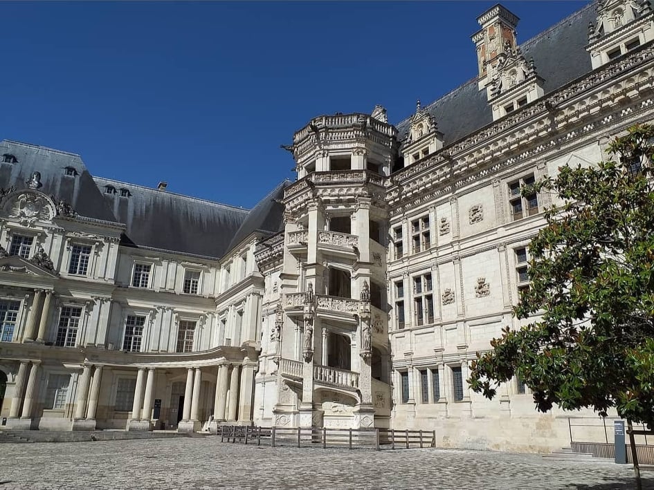 Château-royal-de-blois.jpg